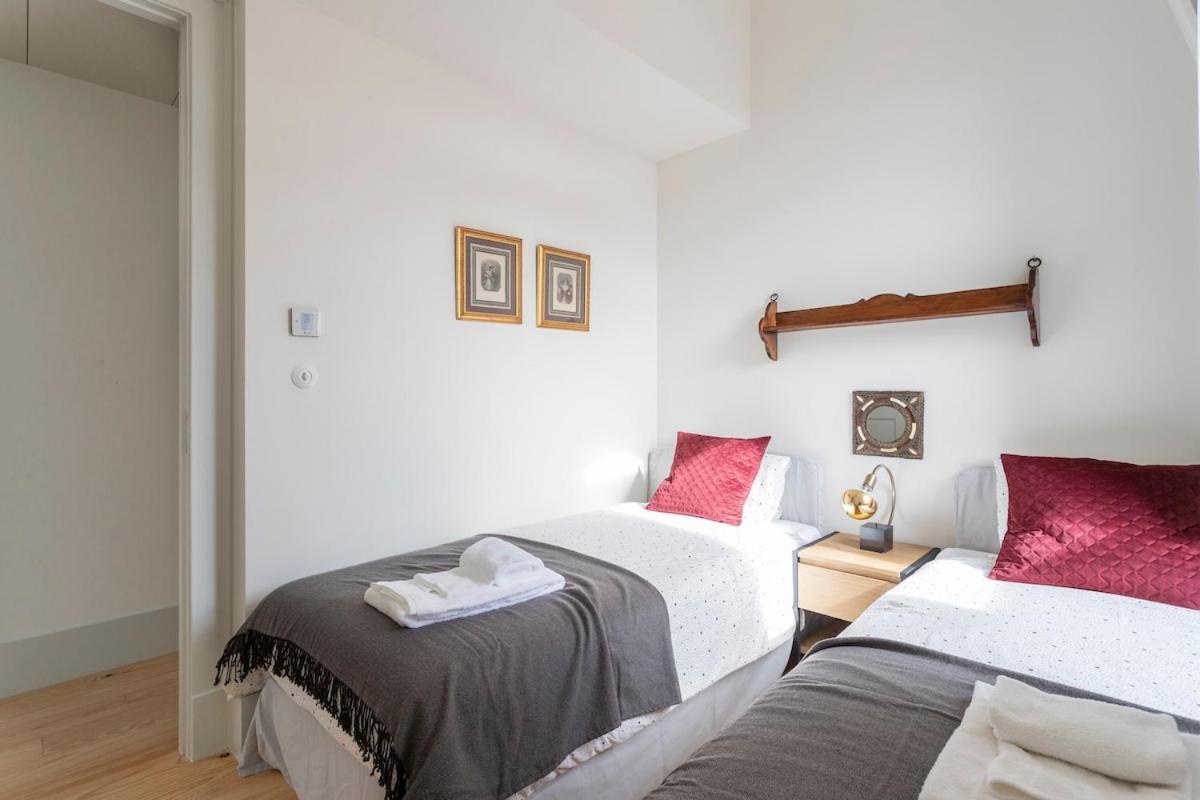 Baixa Luxury Penthouse - Stunning Downtown Views